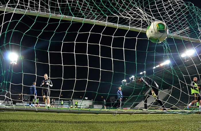 Předzápasový trénink za umělého osvětlení