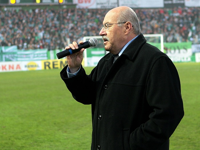 Jiří Steinbroch vítá mistry.