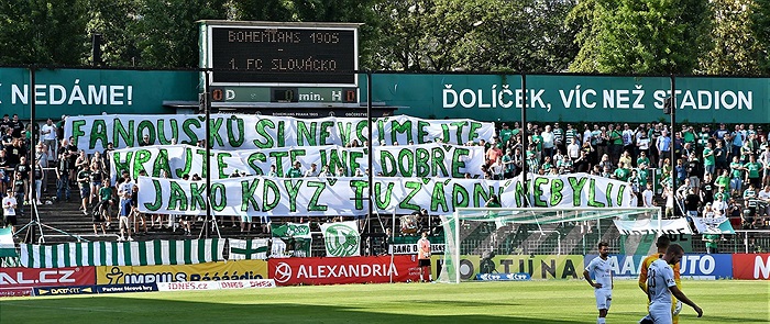 Dění na tribunách: Bohemians - Slovácko