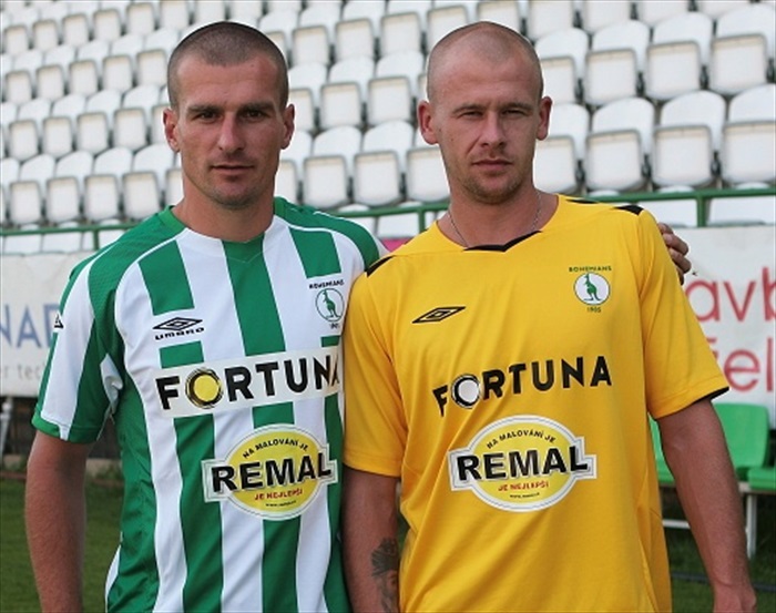Nikl a Hartig v dresech pro příští sezonu.