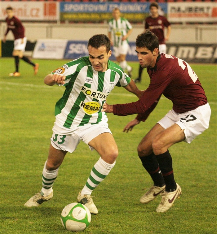 Dian přechází přes Huška.