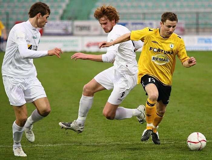 Růža proti Knakalovi.