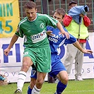 Libor Baláž uniká Pospěchovi (Bohemians - Baník, podzim 2002)