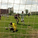 Dorost Chomutov-B1905 [20.05.2006], brankář Havránek v akci