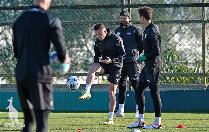 Čtvrteční trénink na soustředění v Turecku