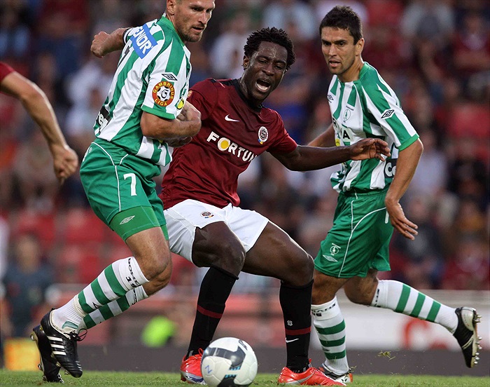 Wilfried mezi dvěma.