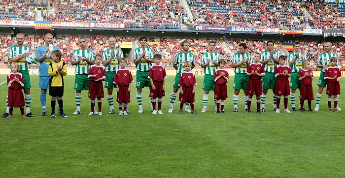 Zeleno-bílá jedenáctka.