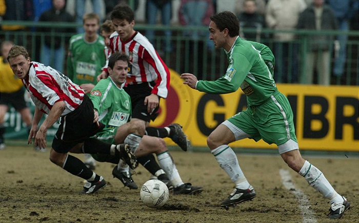 Po přiťuknutí Obajdina rozhoduje Michal Polodna