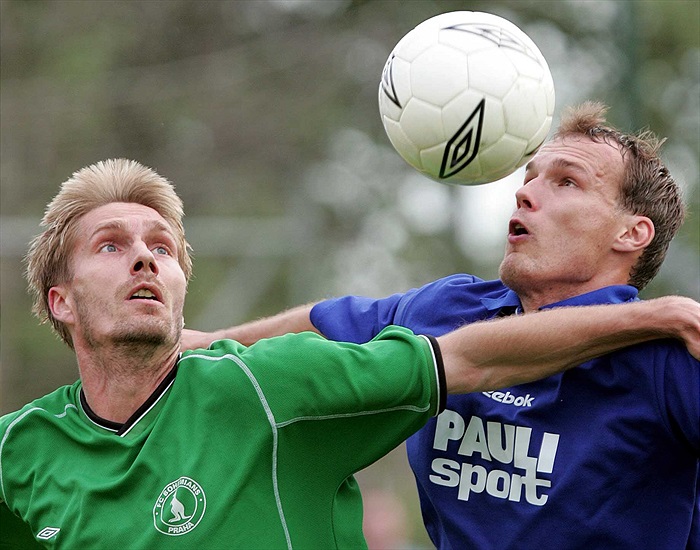 Aleš Bednář dělá, že bojuje (Bohemians - Kladno, jaro 2004)