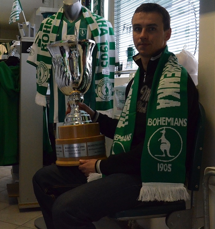 Jan Moravec bude v pátek prodávat ve fanshopu