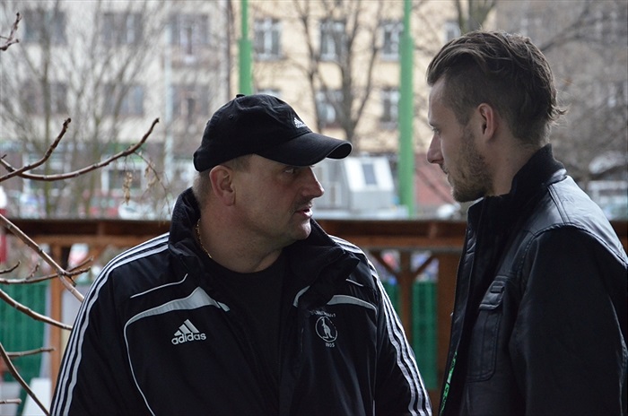 Jan Moravec prodával ve fanshopu