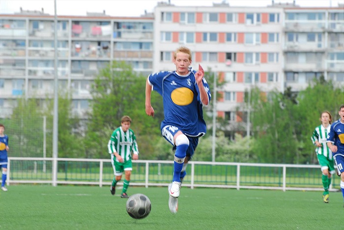 Honza Slavík peláší