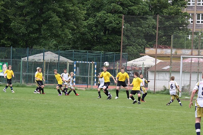 Obrana sleduje letící balón