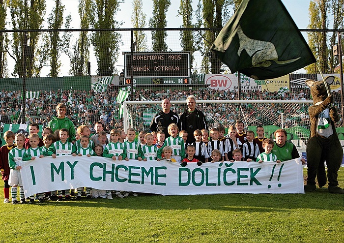 Společná fotka přípravek pod kotlem