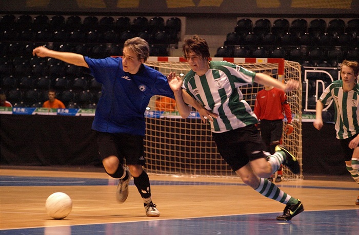 Milan Havel v souboji při finále futsalové ligy U16