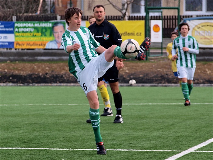 David Hanek tlumí skákavý míč