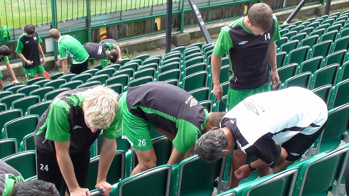 Šest set sedaček z kotle zmizelo