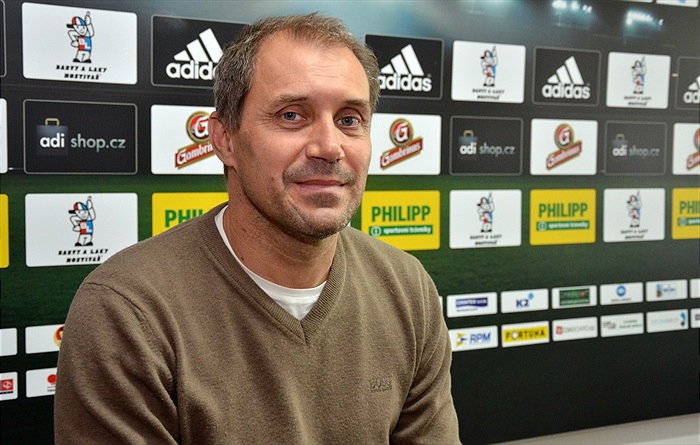 Novým trenérem Bohemky se dnes stal Roman Pivarník