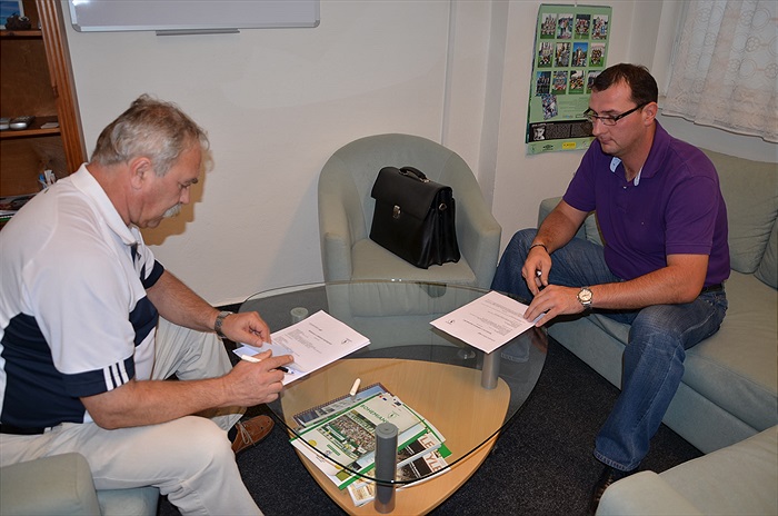 Radek Sňozík přebral automobil od společnosti AUTO NOVO TÝM Řevnice.