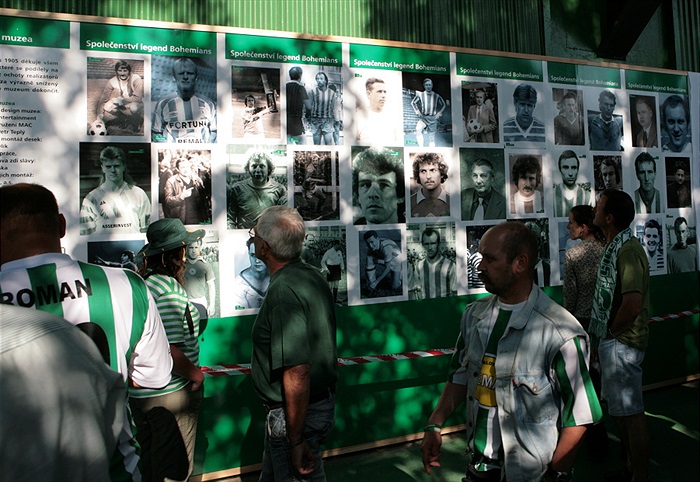 Fanoušci si mohli poprvé prohlédnout i zeď slávy na stadionu v Ďolíčku.