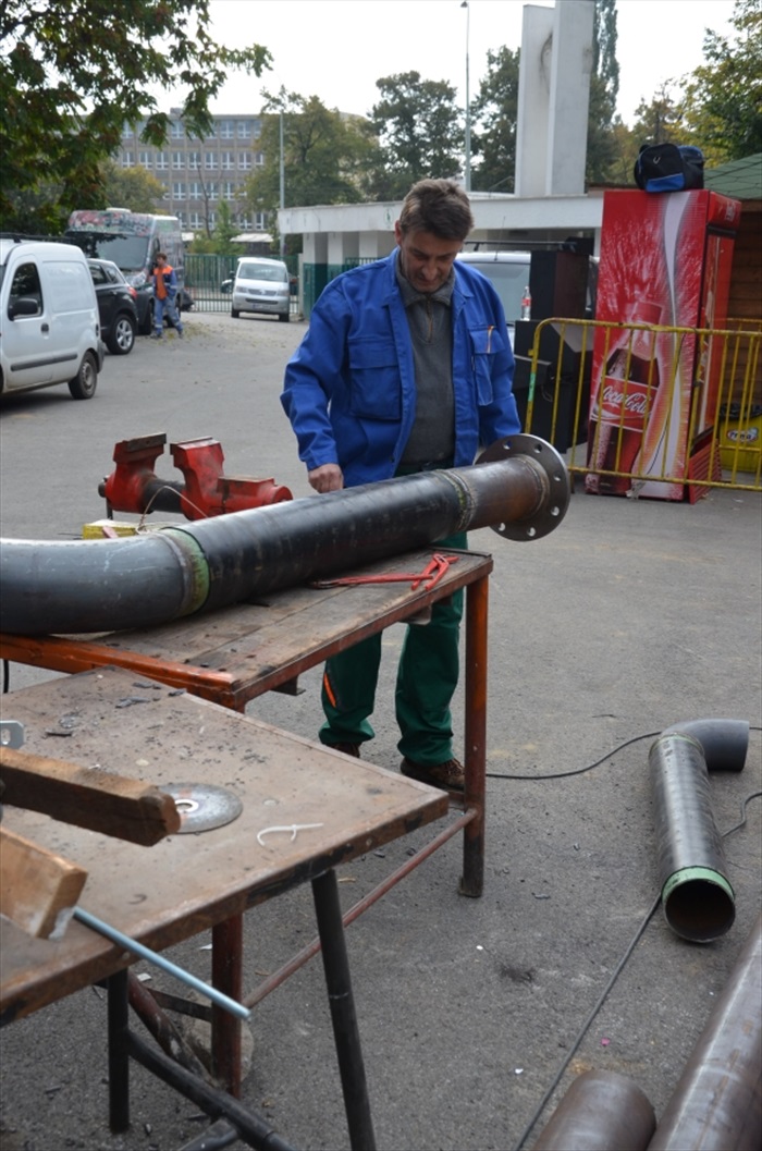 Průběh výstavby nové kotelny pro vyhřívaný trávník