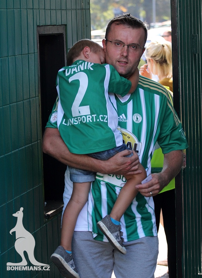 DĚNÍ NA TRIBUNÁCH: Bohemians - Zbrojovka