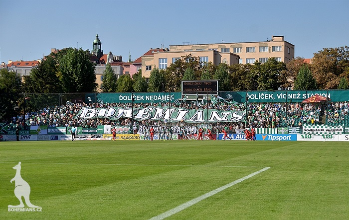 DĚNÍ NA TRIBUNÁCH: Bohemians - Zbrojovka