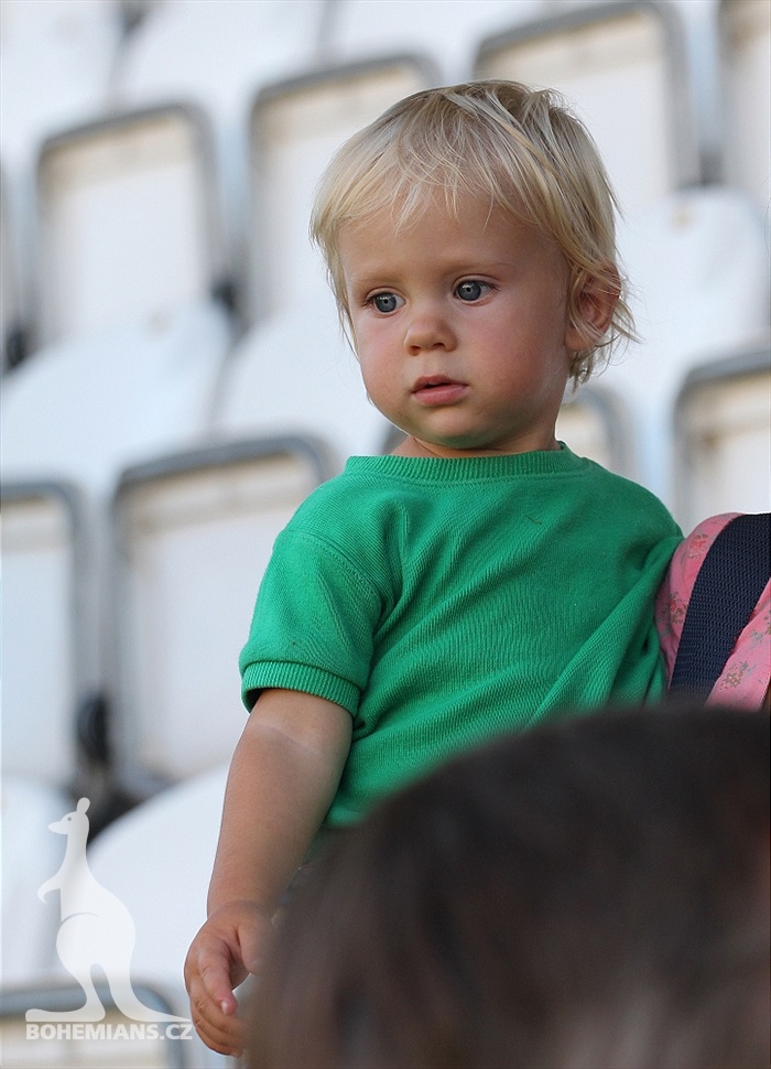 DĚNÍ NA TRIBUNÁCH: Bohemians - Zbrojovka