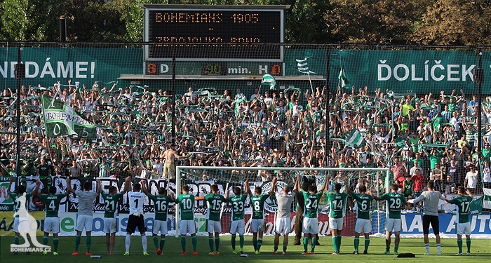 DĚNÍ NA TRIBUNÁCH: Bohemians - Zbrojovka