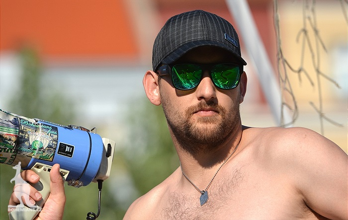 DĚNÍ NA TRIBUNÁCH: Bohemians - Zbrojovka