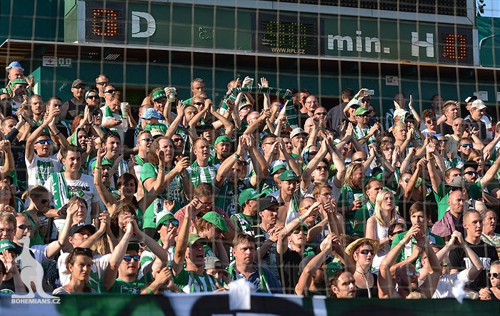 DĚNÍ NA TRIBUNÁCH: Bohemians - Zbrojovka
