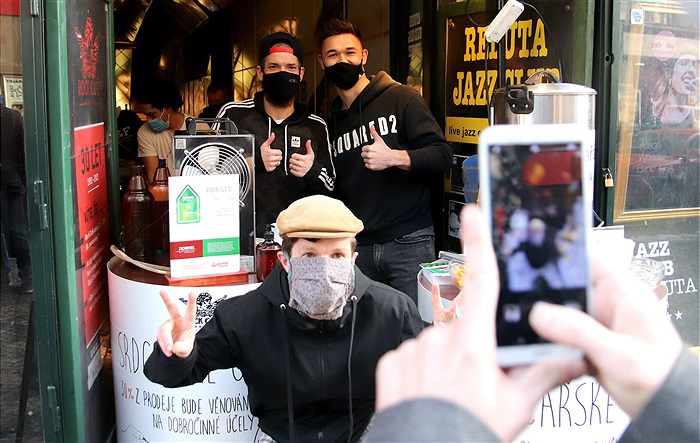 David Bartek a Patrik Le Giang se zúčastnili akce Srdcařské okénko