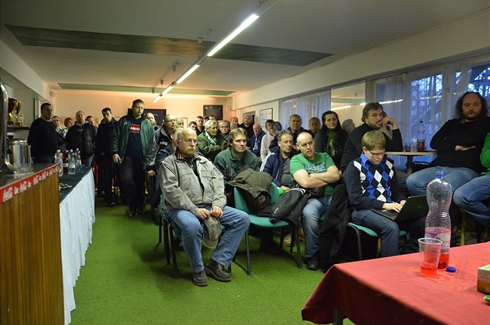 Schůzka pod pergolou ve VIP v Ďolíčku