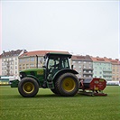 Regenerace hrací plochy před zimní pauzou